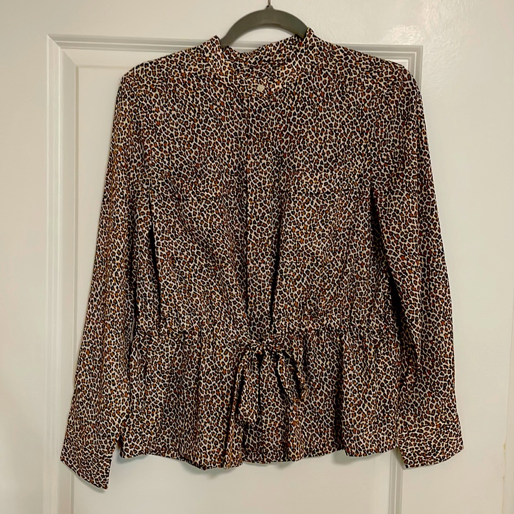 Never worn - Banana Republic Cinch Waist/Peplum top - Cheetah print.